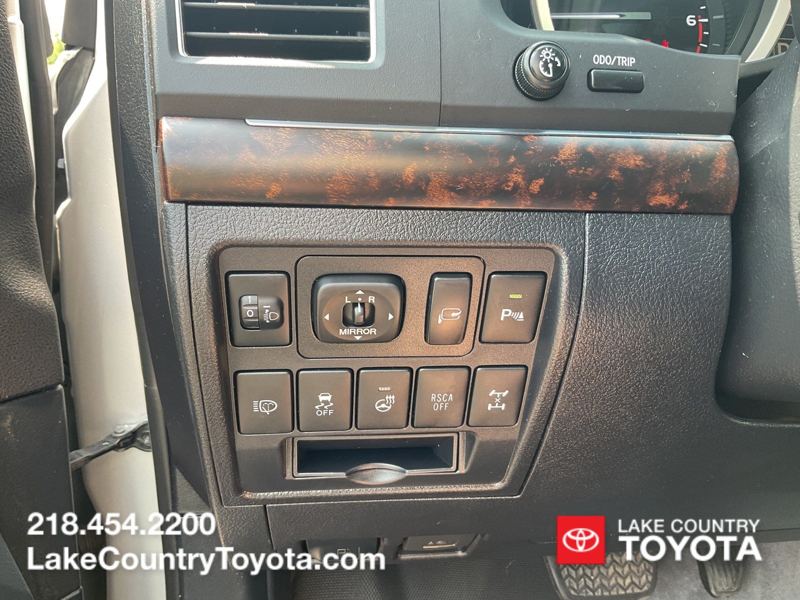 Used 2014 Toyota Land Cruiser AWD/4WD image 35