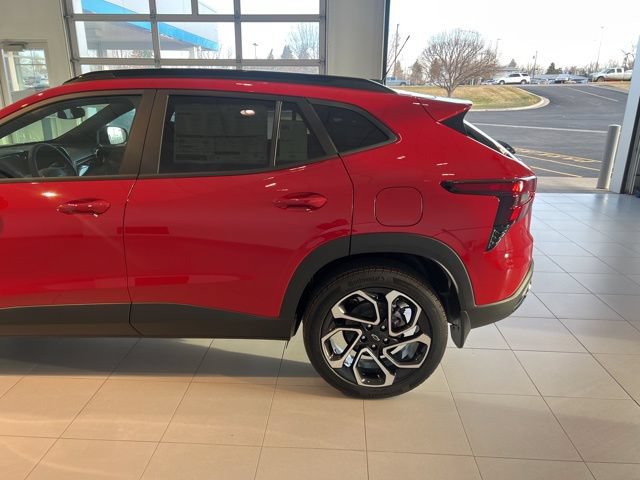 New 2026 Chevrolet Trax RS w/ Driver Confidence Package FWD image 5