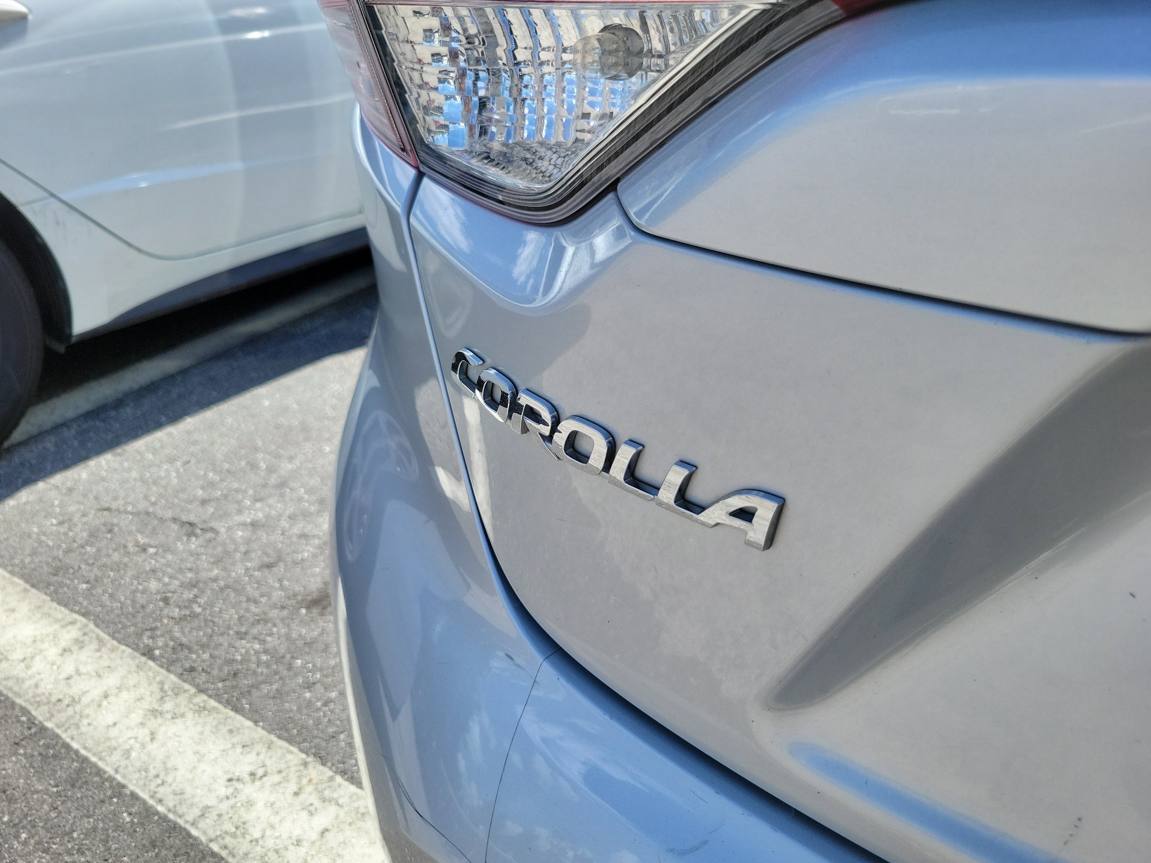 Used 2022 Toyota Corolla LE FWD image 7