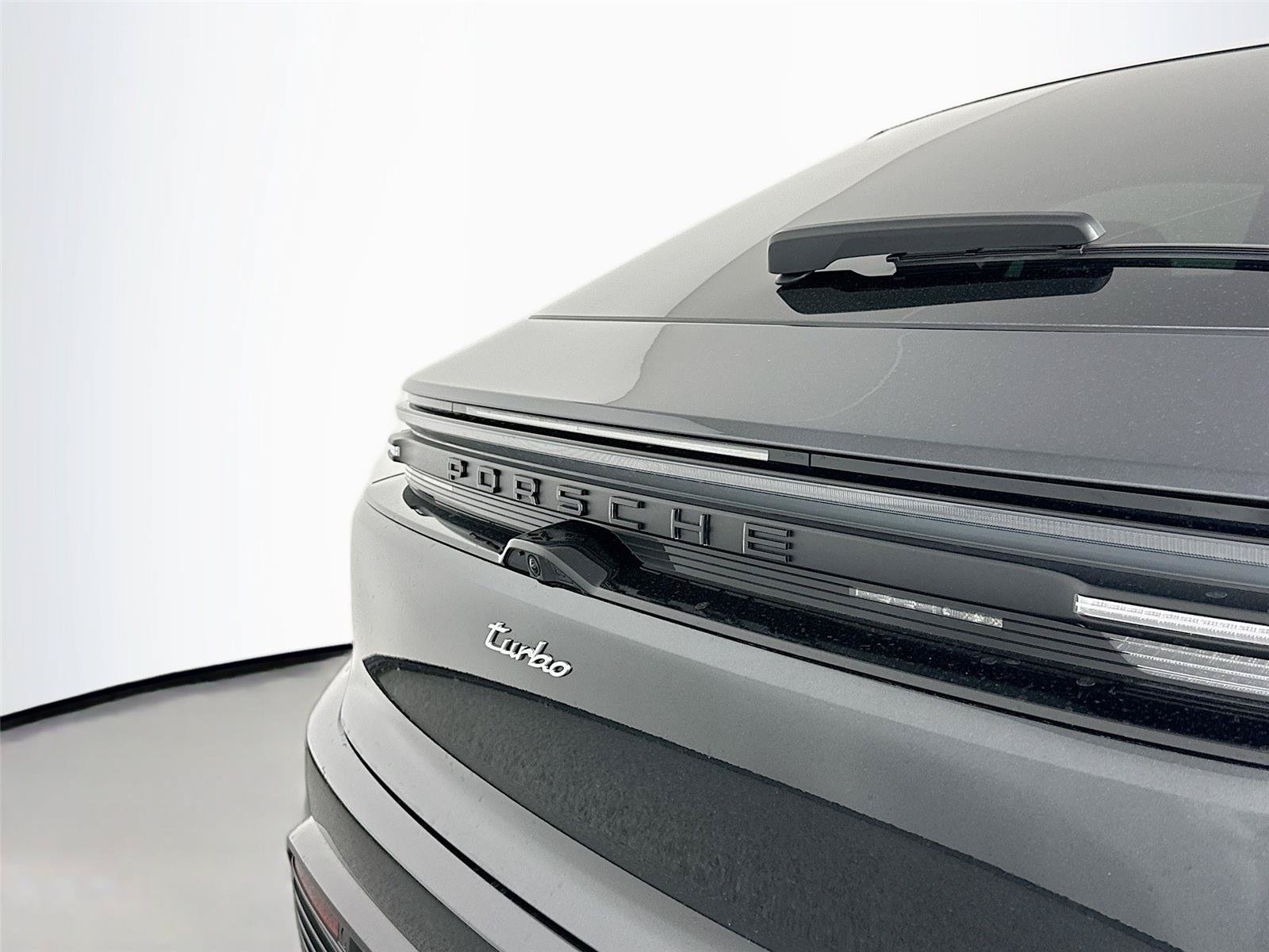 Certified 2024 Porsche Macan Turbo Electric AWD/4WD image 17