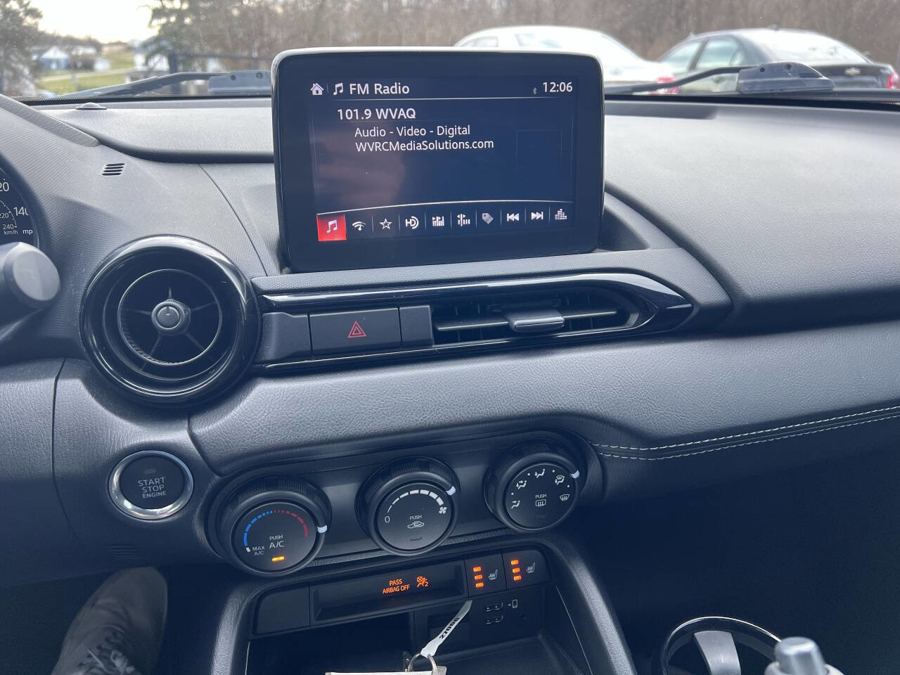 Used 2020 MAZDA MX-5 Miata Club image 17