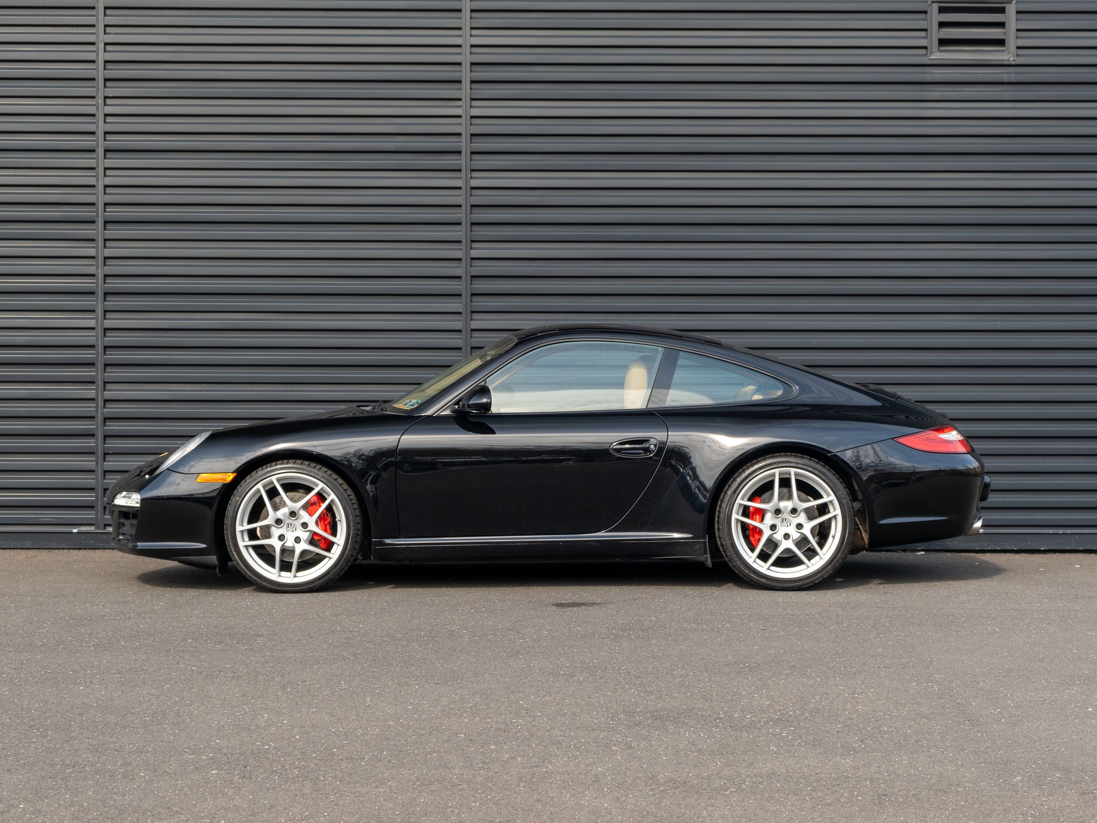 Used 2009 Porsche 911 Carrera S image 2