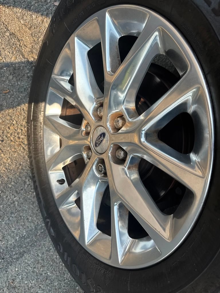Used 2015 Ford Expedition Limited AWD/4WD image 2