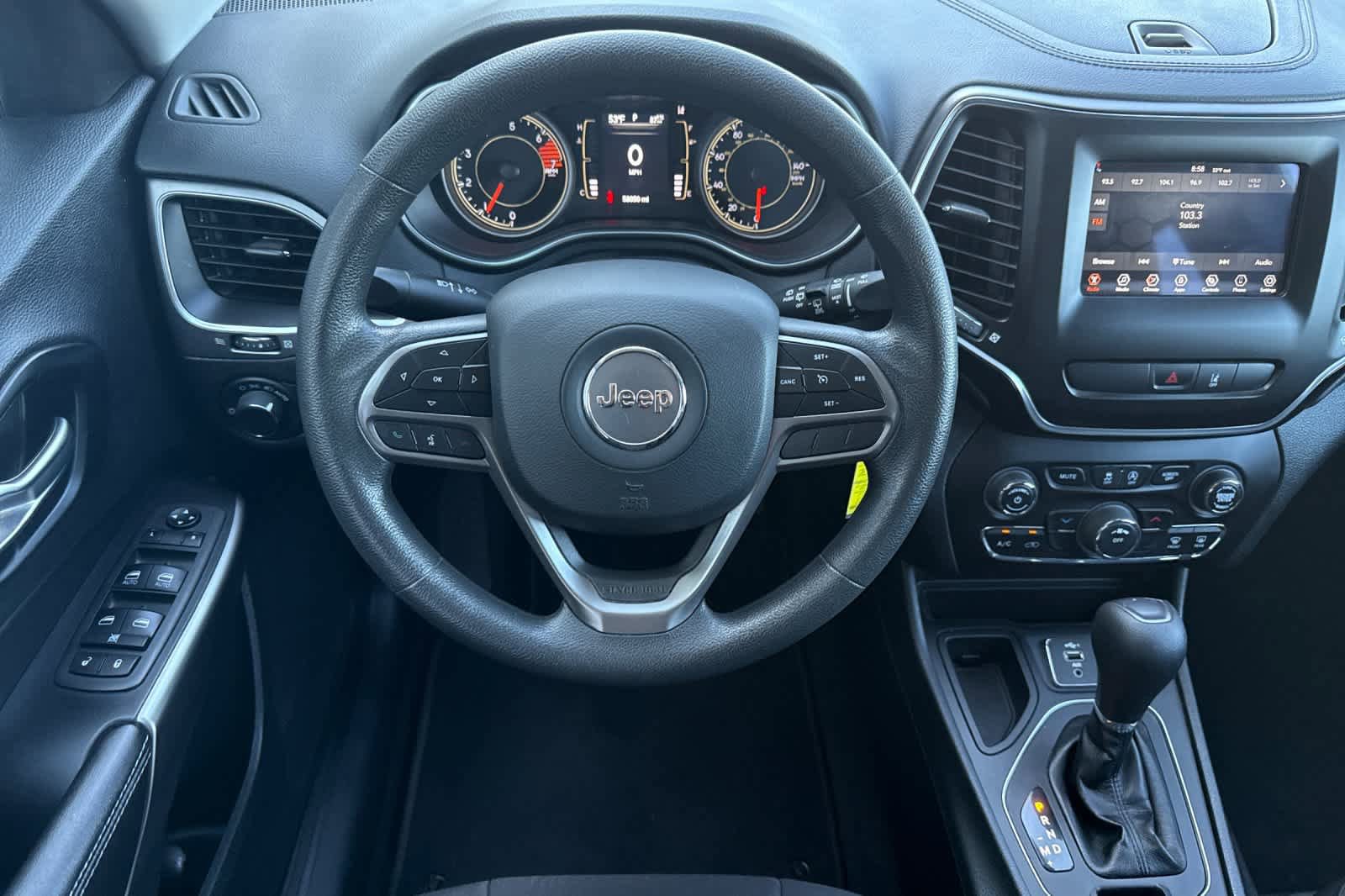 Used 2021 Jeep Cherokee Latitude FWD image 14