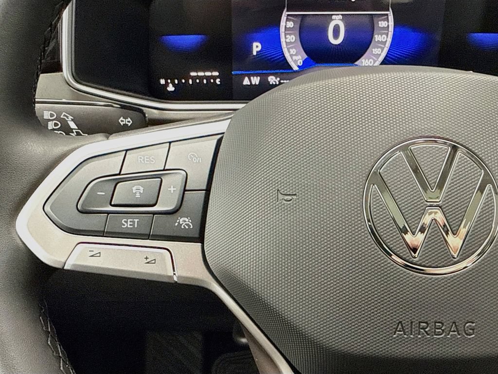 New 2026 Volkswagen Taos SE FWD image 11
