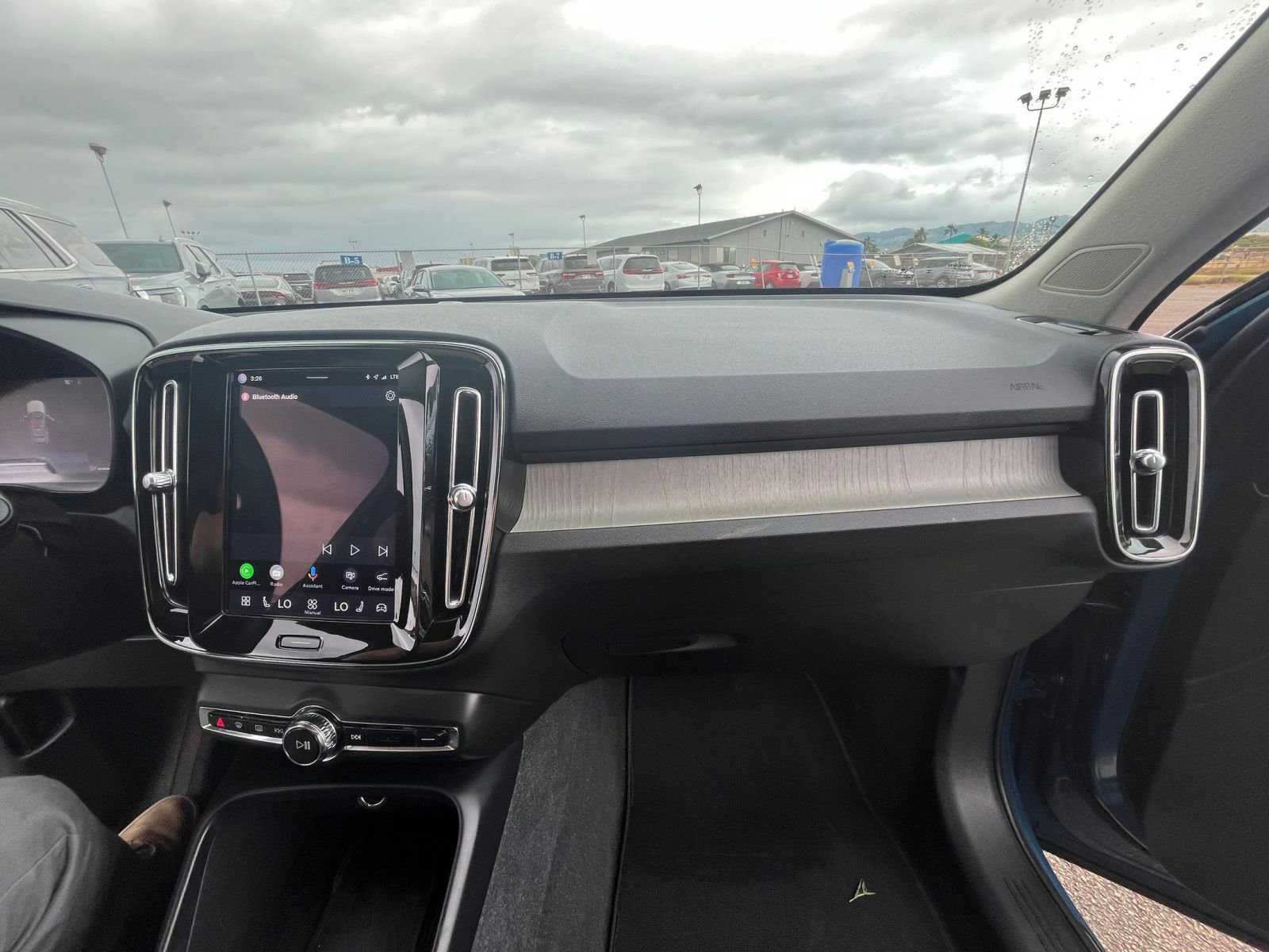 Used 2024 Volvo XC40 B5 Core AWD/4WD image 37