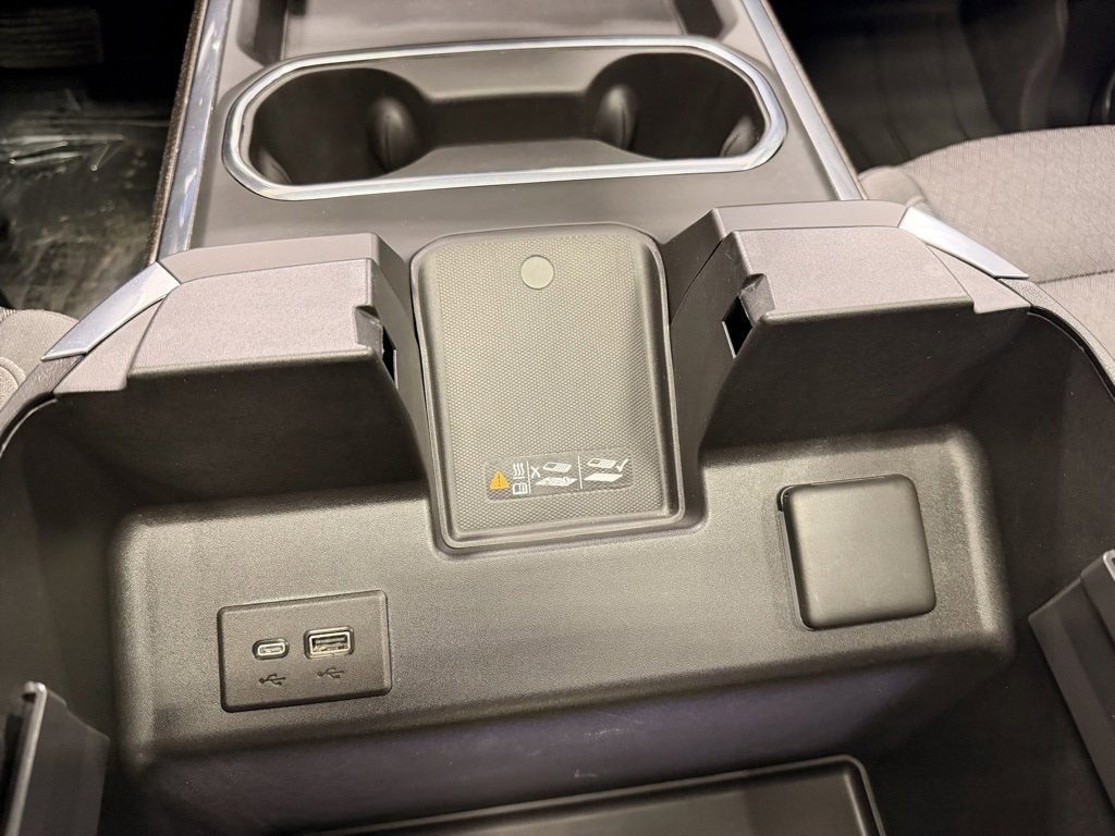 Used 2024 Chevrolet Silverado 2500 LT w/ Midnight Edition image 45