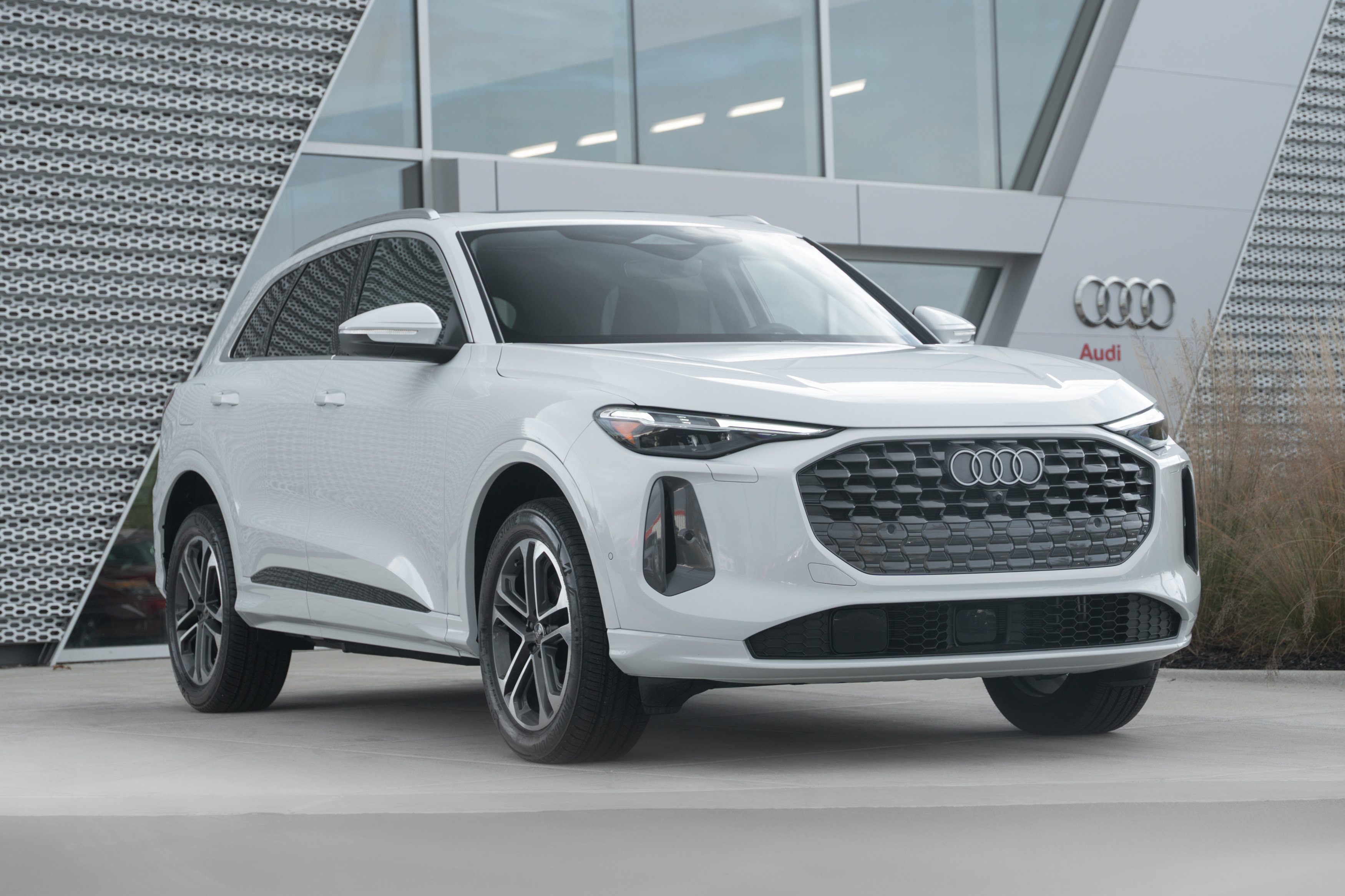 Certified 2025 Audi Q5 Premium w/ Premium Plus
