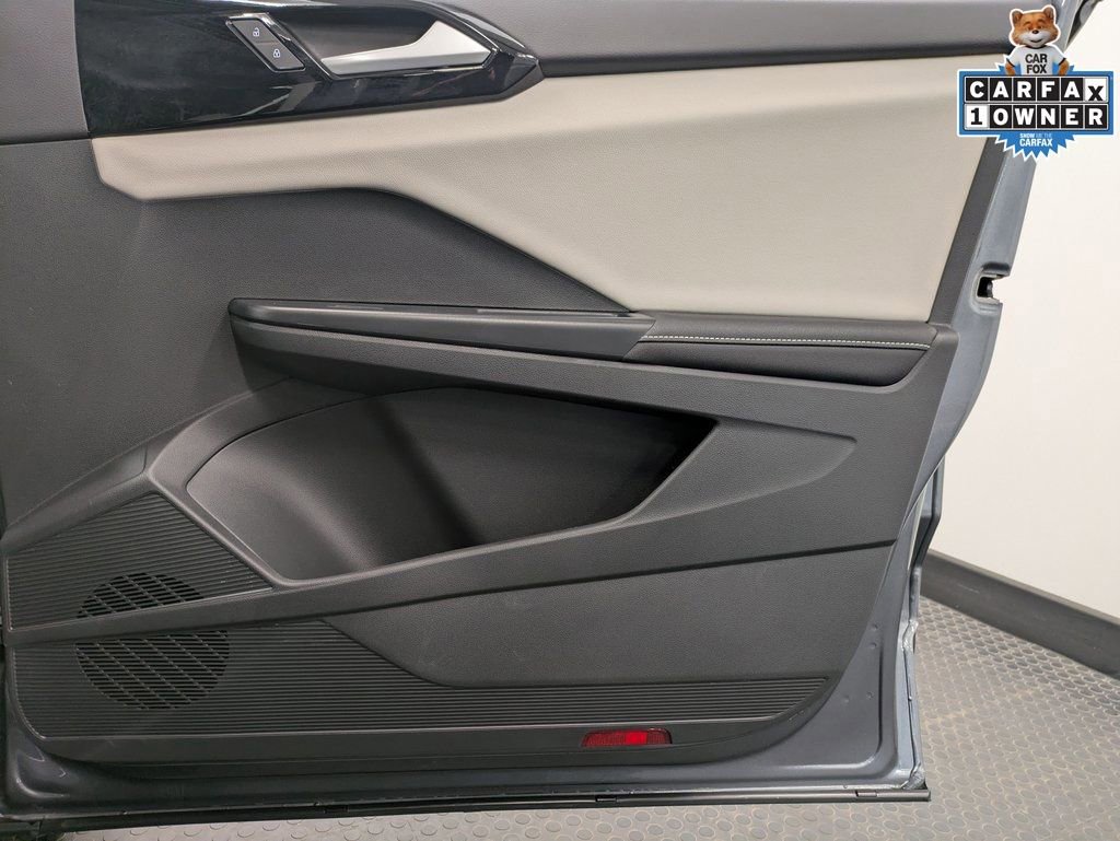 Used 2025 Volkswagen Taos S image 27