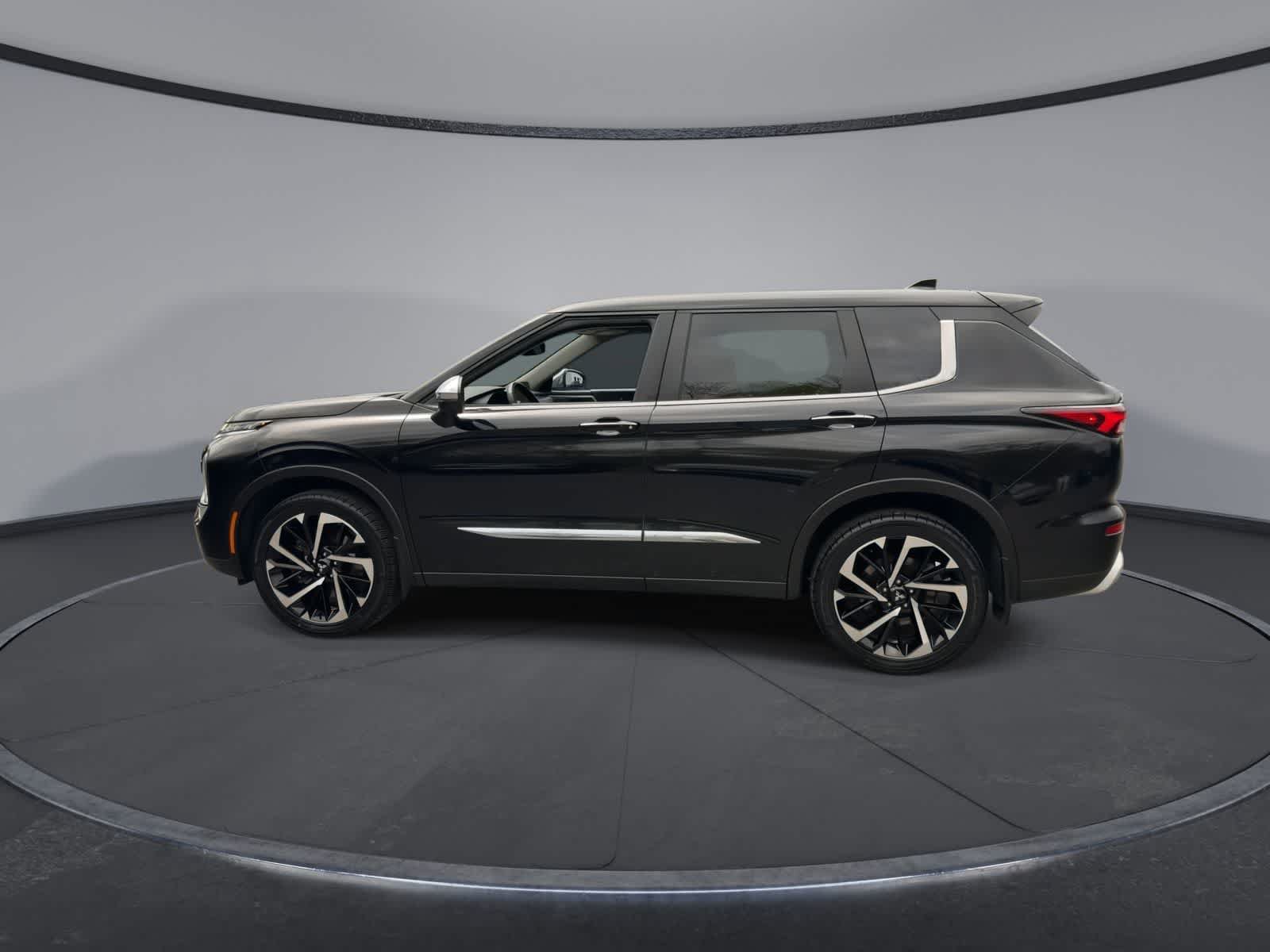 Used 2022 Mitsubishi Outlander SE AWD/4WD image 5