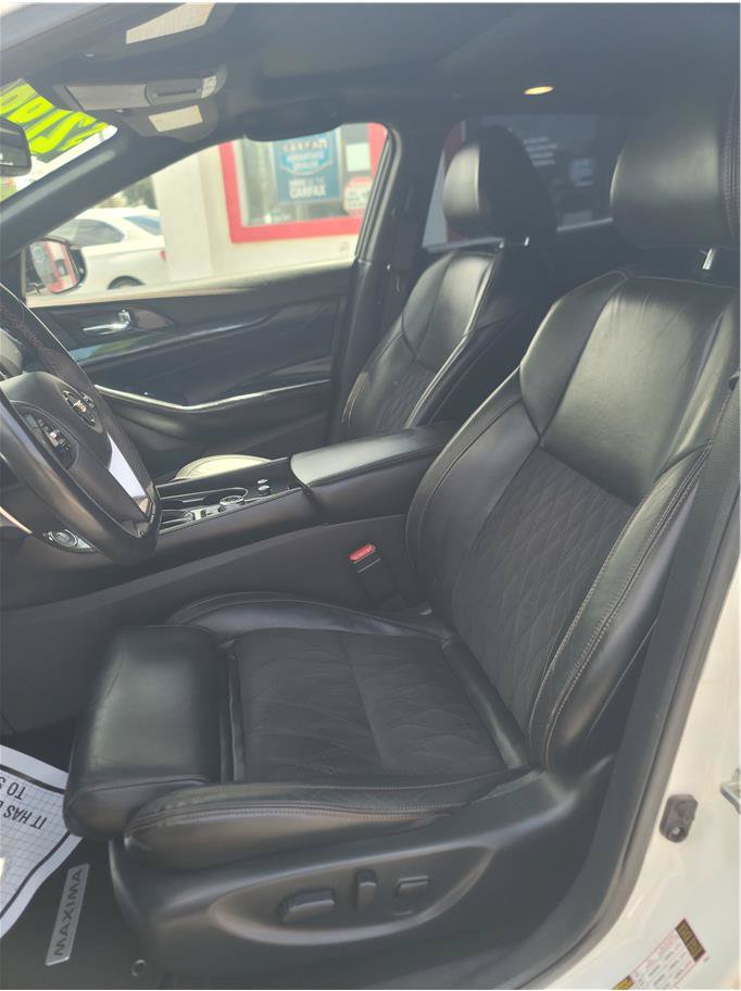 Used 2020 Nissan Maxima SR w/ Sport Mat Group FWD image 12