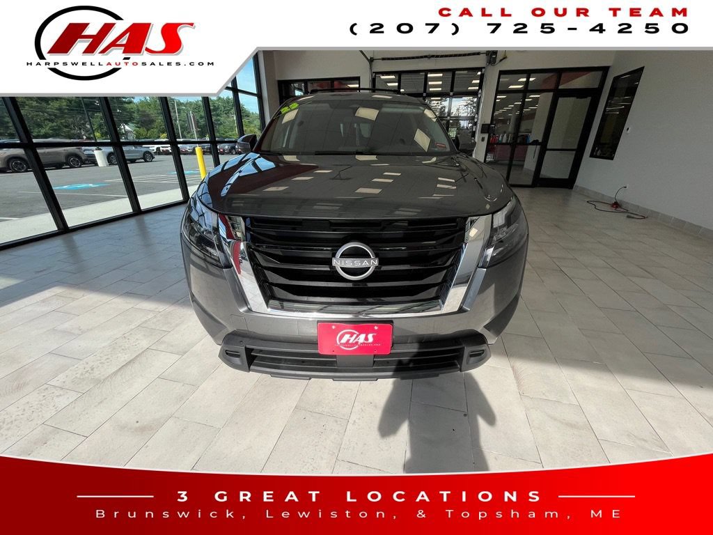 Used 2023 Nissan Pathfinder SV AWD/4WD image 9