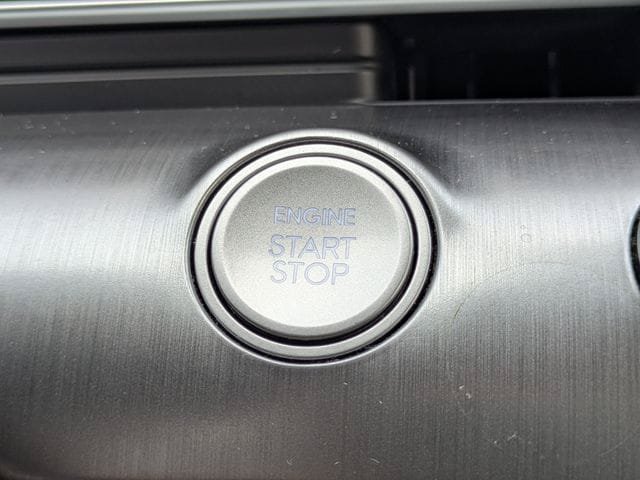Used 2025 Hyundai Kona SEL FWD image 25