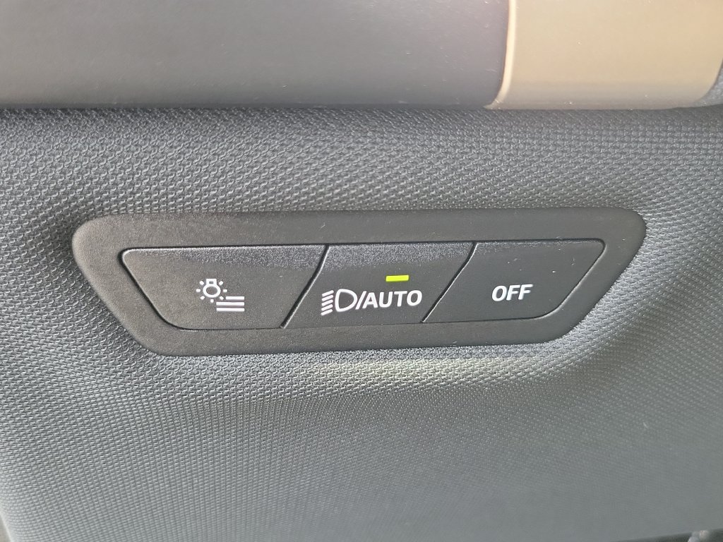 Used 2025 BMW iX xDrive50 AWD/4WD image 15