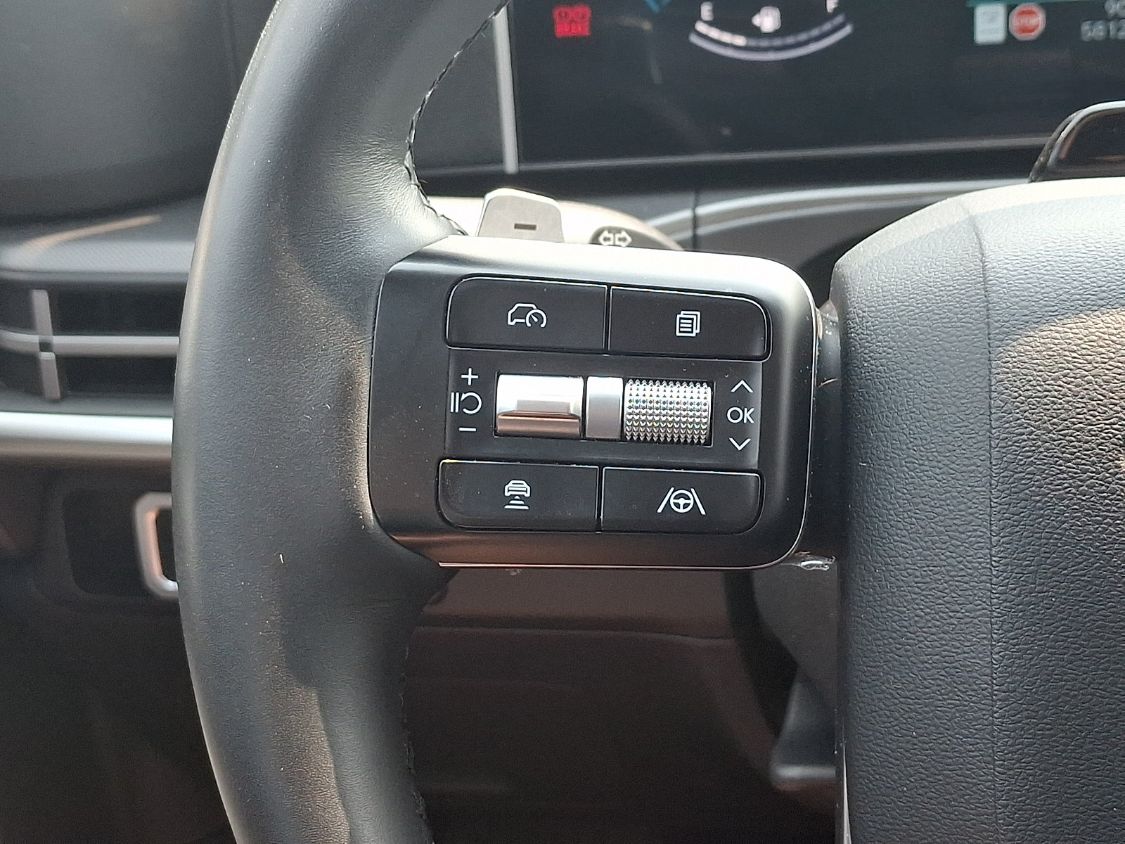 Used 2025 Hyundai Santa Fe XRT w/ Tow & Go Package AWD/4WD image 22