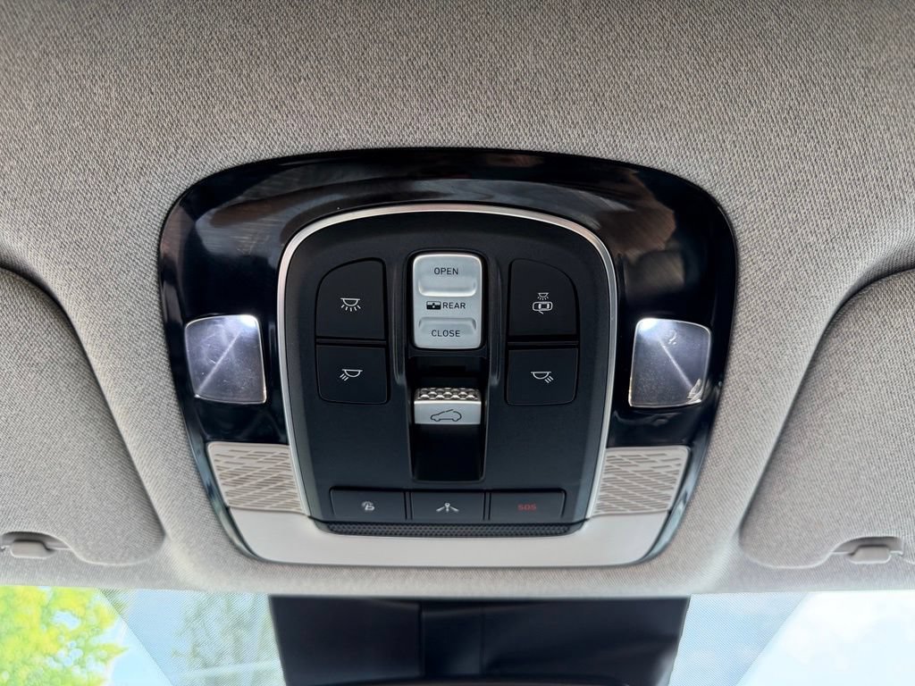 Used 2021 Hyundai Palisade Limited w/ Winter Package AWD/4WD image 29