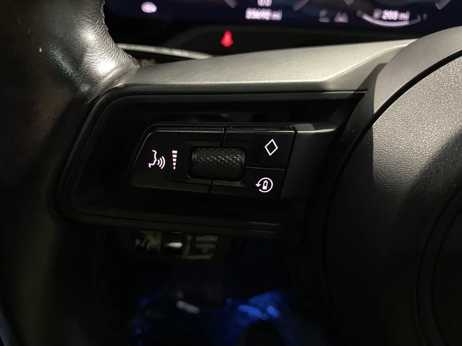 Used 2023 Porsche Taycan w/ Premium Package image 19