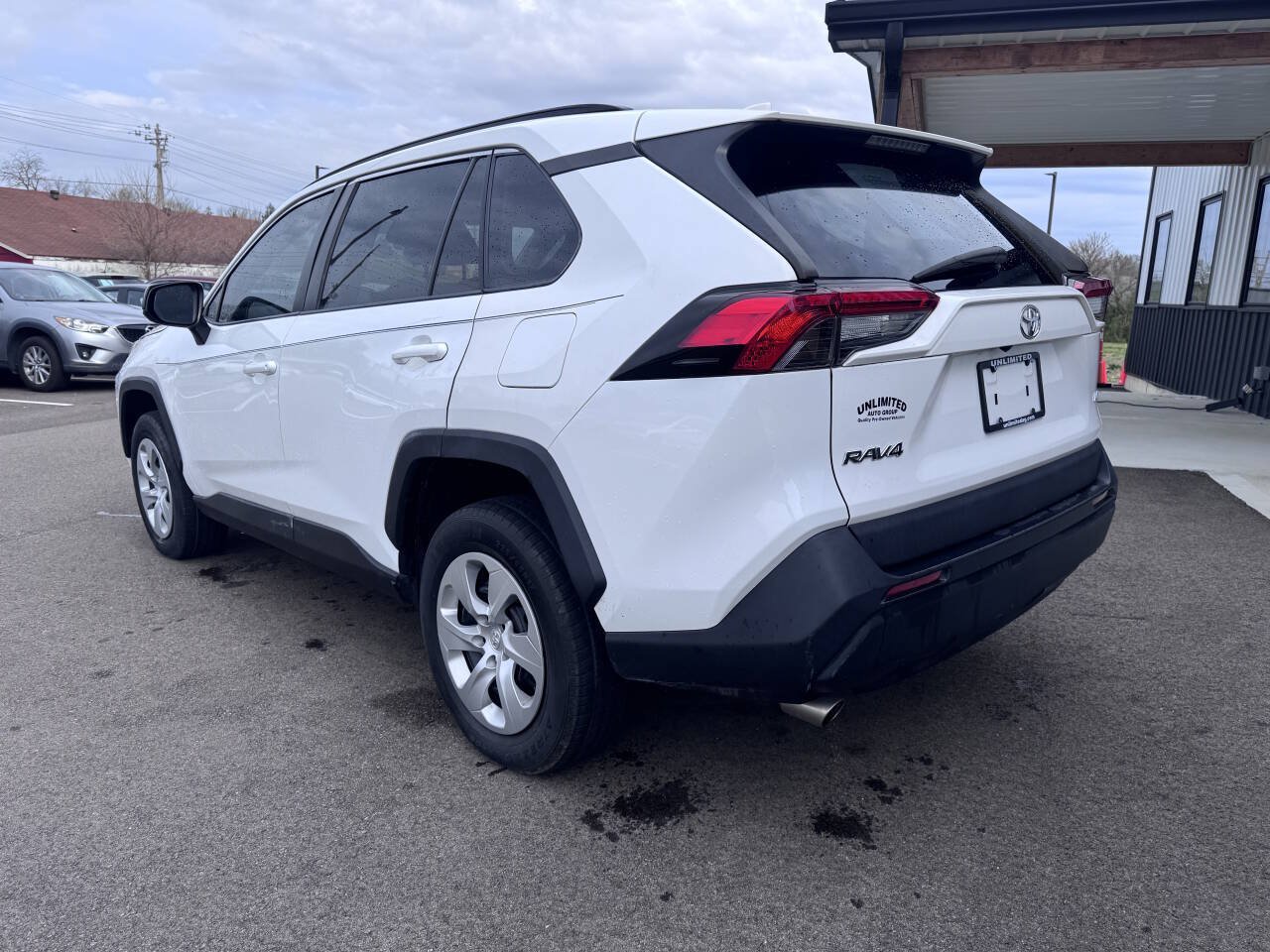 Used 2020 Toyota RAV4 LE FWD image 11