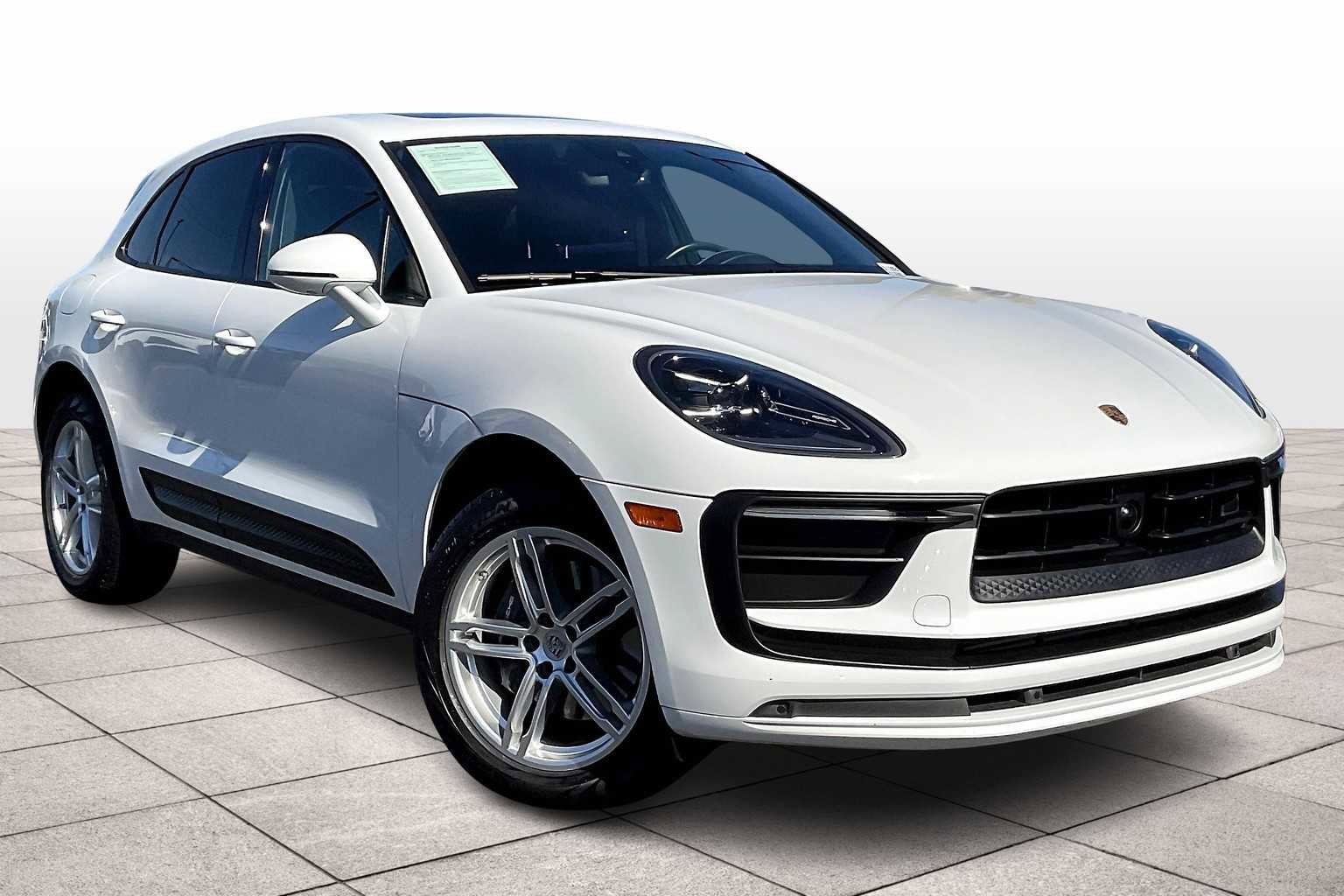 Used 2023 Porsche Macan image 2
