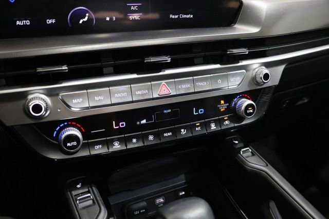Used 2025 Kia Telluride S AWD/4WD image 29