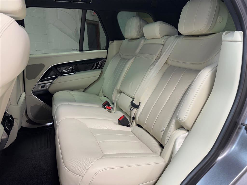 Used 2023 Land Rover Range Rover SE image 29