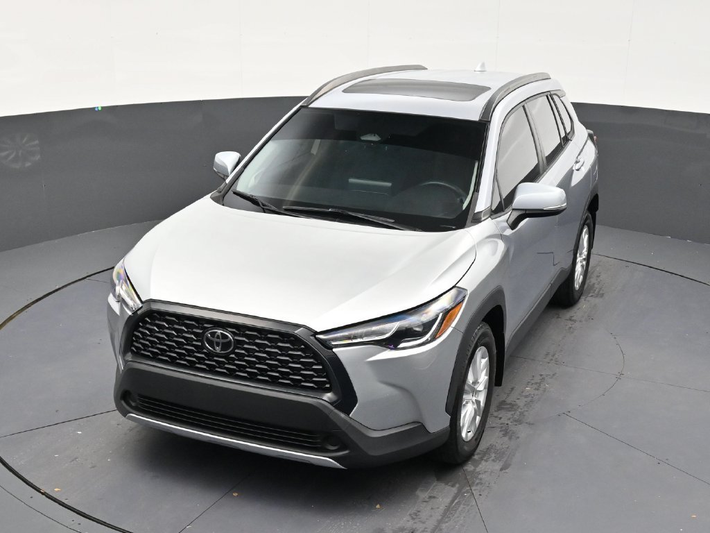 Used 2024 Toyota Corolla Cross LE w/ Moonroof Package FWD image 18