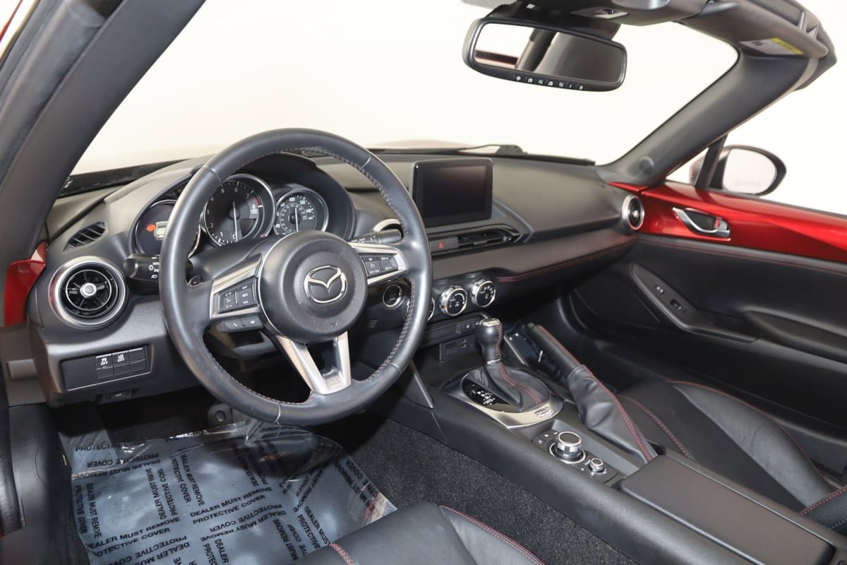 Used 2019 MAZDA MX-5 Miata RF Grand Touring RWD image 28