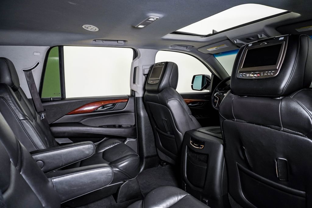 Used 2019 Cadillac Escalade Luxury AWD/4WD image 15
