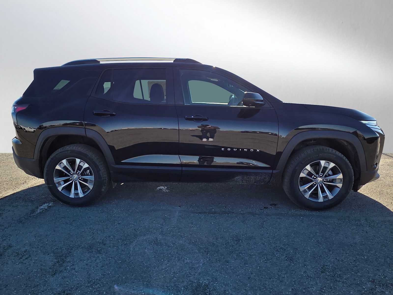 New 2026 Chevrolet Equinox LT w/ Safety and Technology Package AWD/4WD image 2