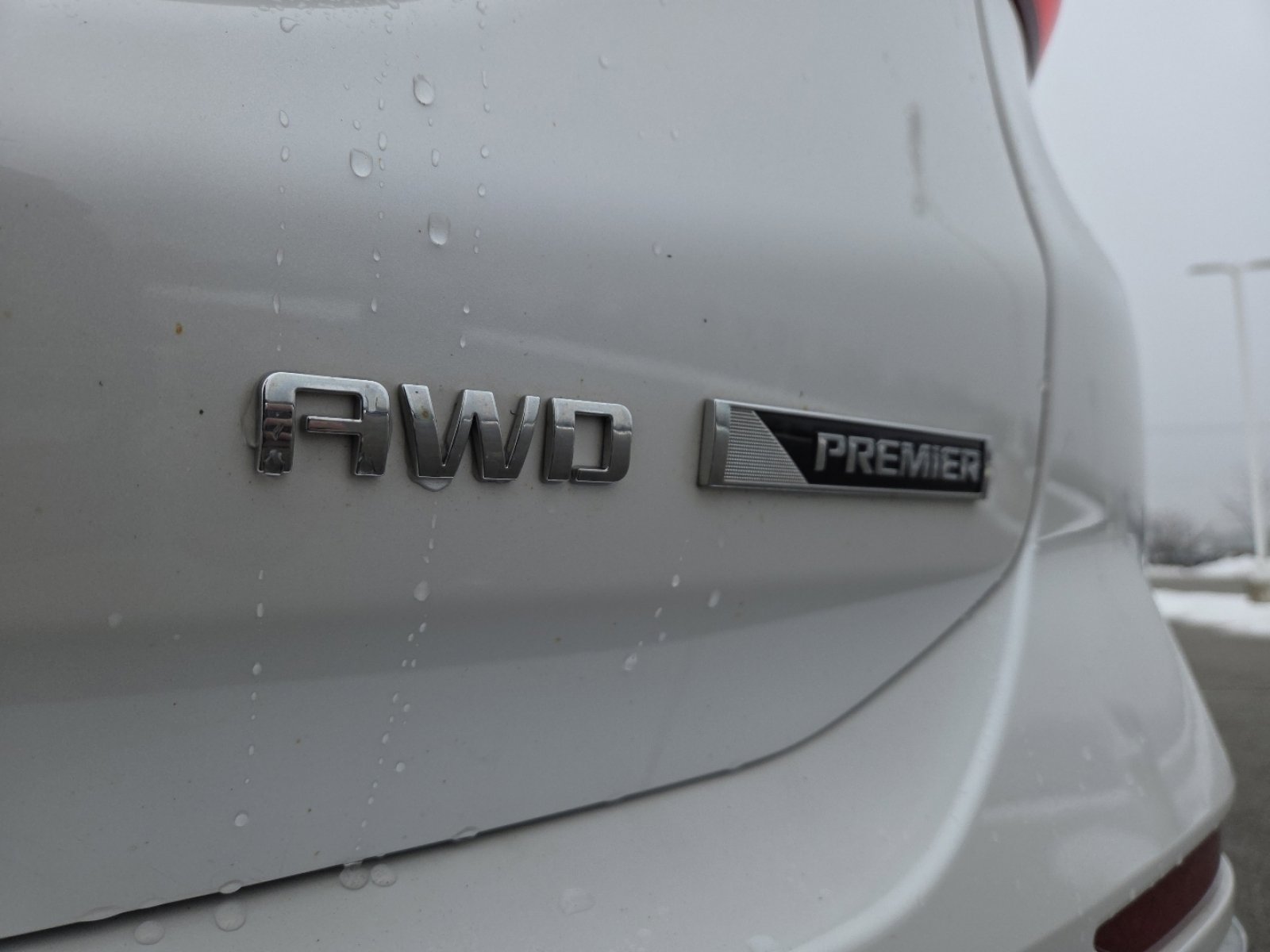 Used 2018 Chevrolet Equinox Premier image 9