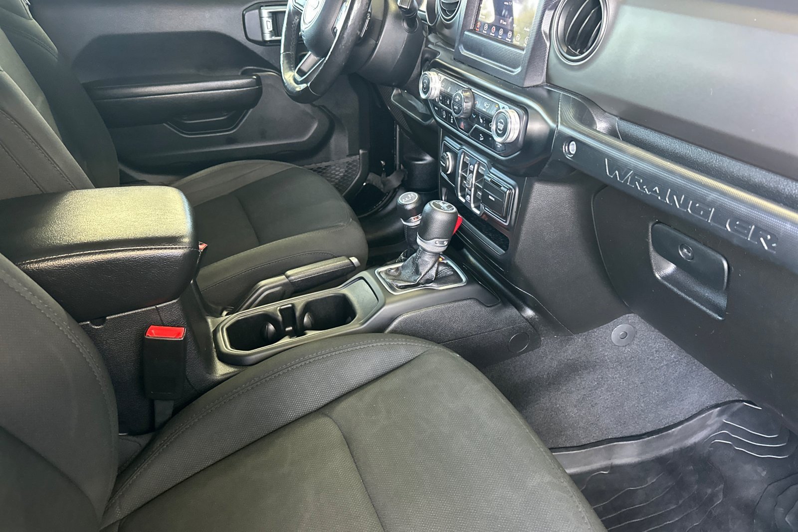 Used 2020 Jeep Wrangler Unlimited Sport S AWD/4WD image 15