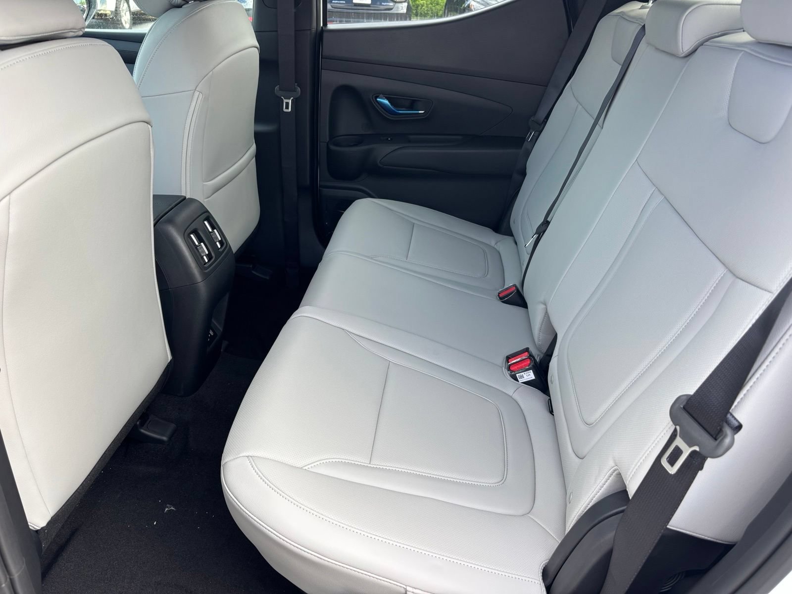 New 2027 Hyundai Santa Cruz SEL FWD image 16