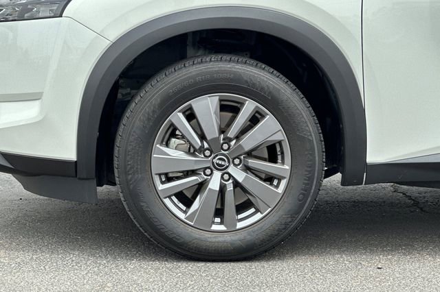 Used 2025 Nissan Pathfinder SV FWD image 24