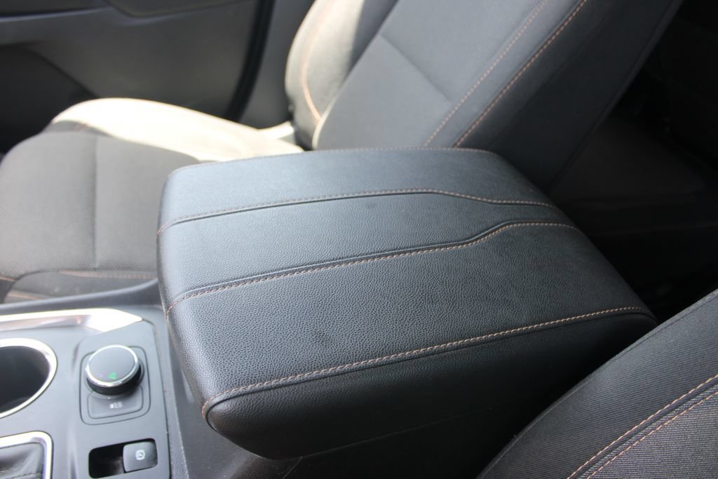 Used 2020 Chevrolet Traverse LT FWD image 44