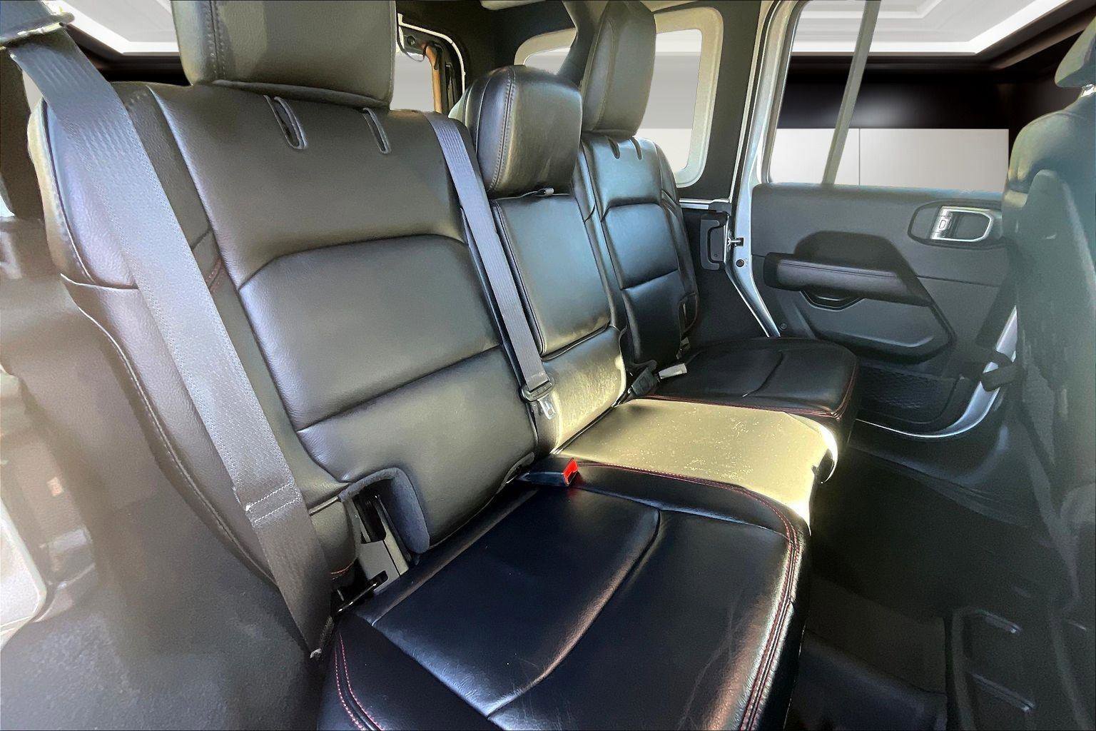 Used 2022 Jeep Wrangler Unlimited Rubicon w/ Steel Bumper Group image 29