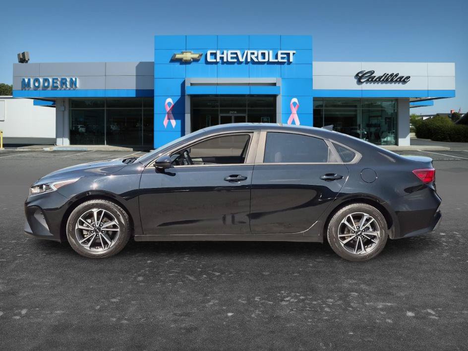 Used 2022 Kia Forte LXS FWD image 2