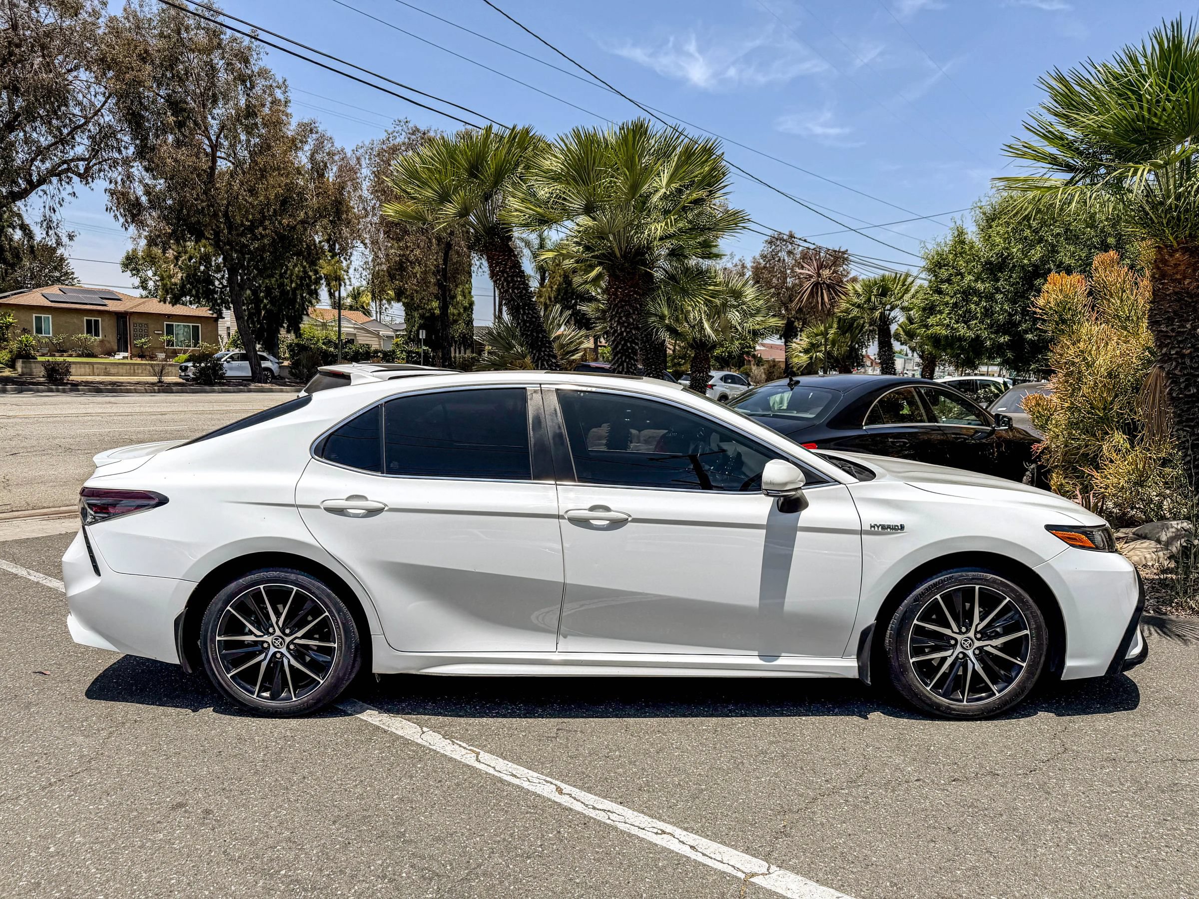 Used 2021 Toyota Camry SE w/ Audio Upgrade Package FWD image 16