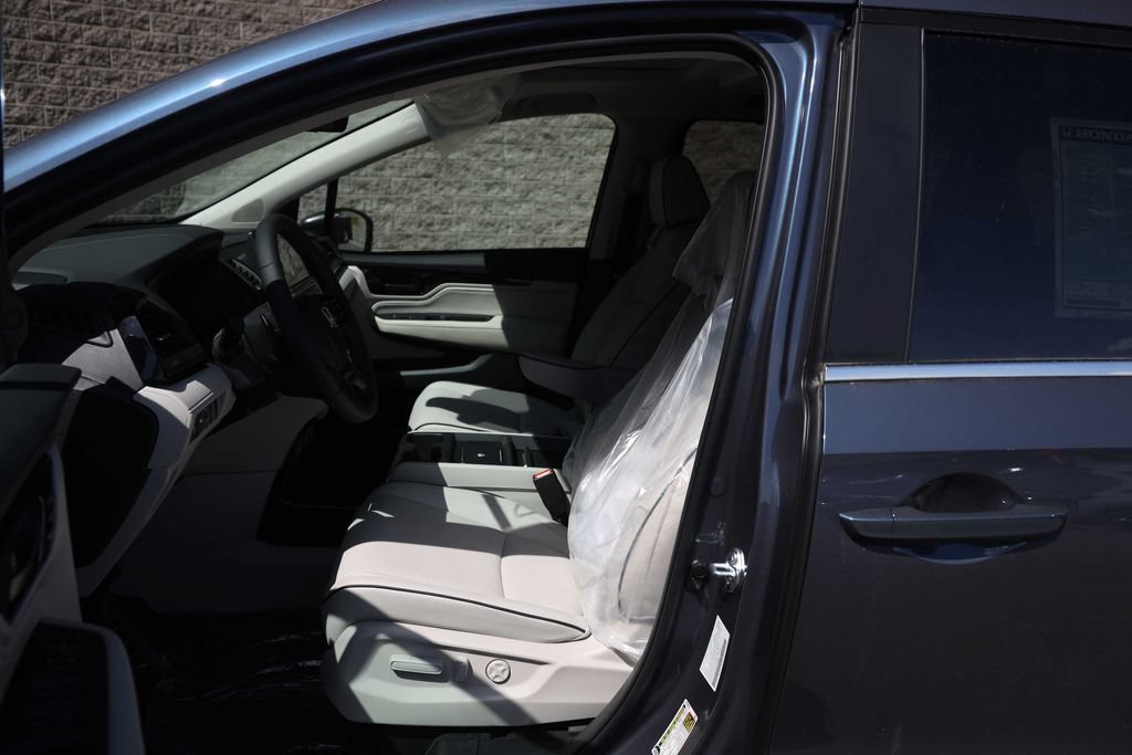 New 2026 Honda Odyssey Touring image 14