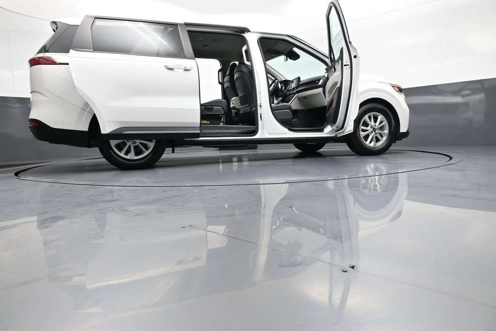 Certified 2024 Kia Carnival LX FWD image 47