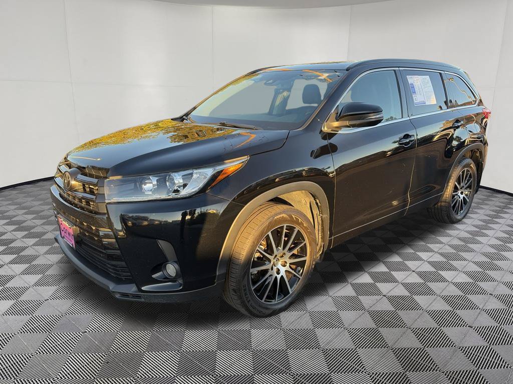Used 2018 Toyota Highlander SE w/ Carpet Mat Package (TMS) AWD/4WD image 4