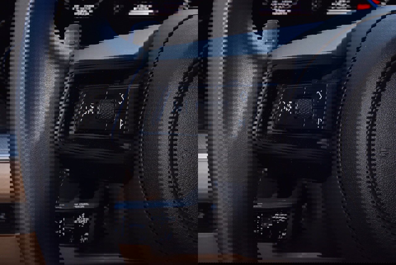 Used 2025 Porsche Cayenne image 23