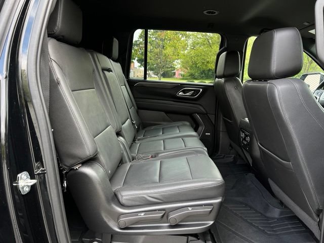 Used 2023 Chevrolet Suburban LT AWD/4WD image 20