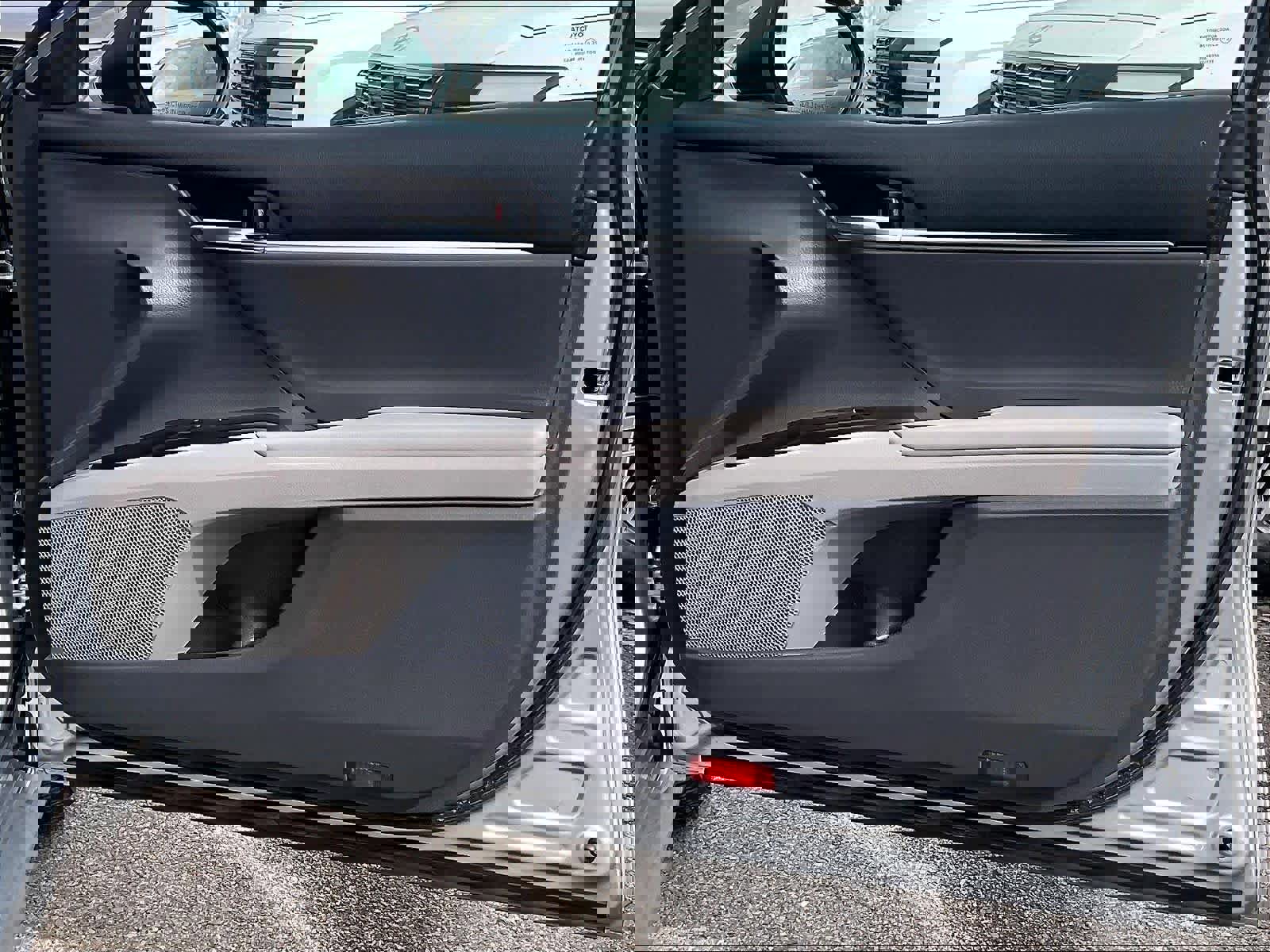 Used 2022 Toyota Camry LE image 12