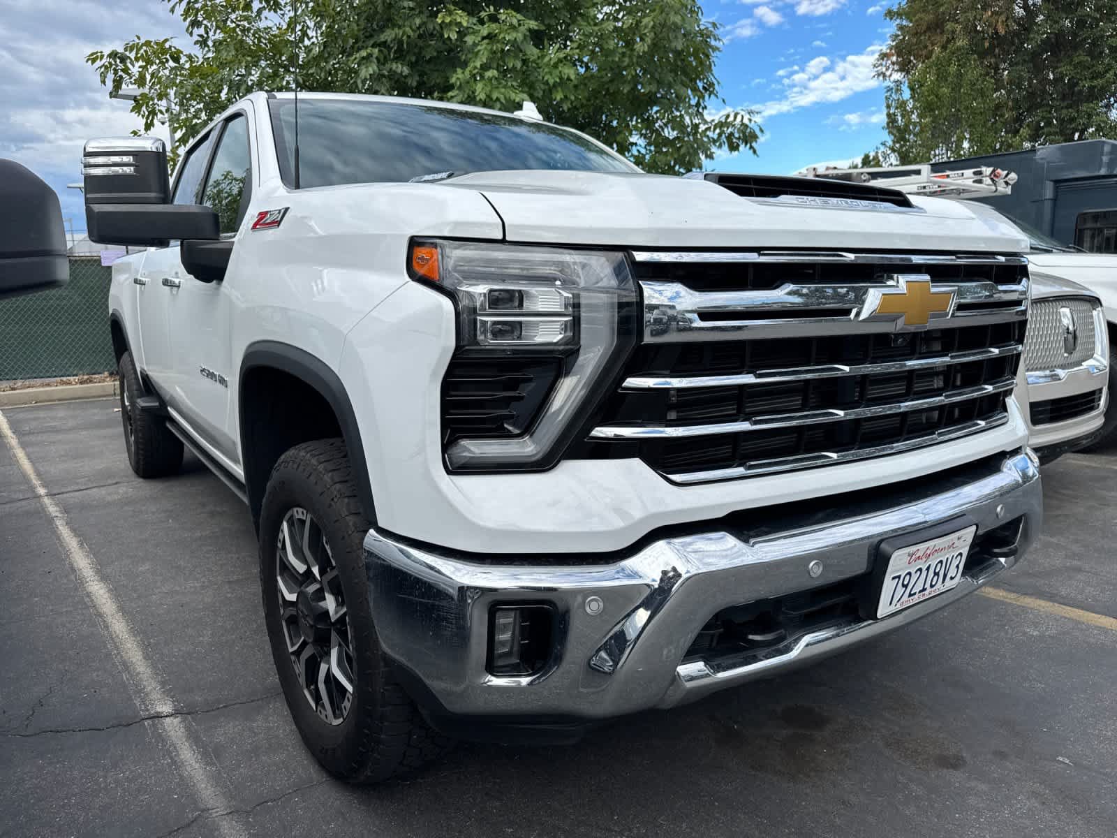 Used 2024 Chevrolet Silverado 2500 LTZ w/ LTZ Plus Package AWD/4WD image 3