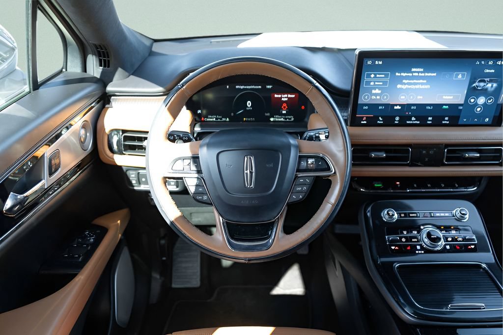 Used 2022 Lincoln Nautilus Black Label w/ Class II Trailer Tow Package AWD/4WD image 18