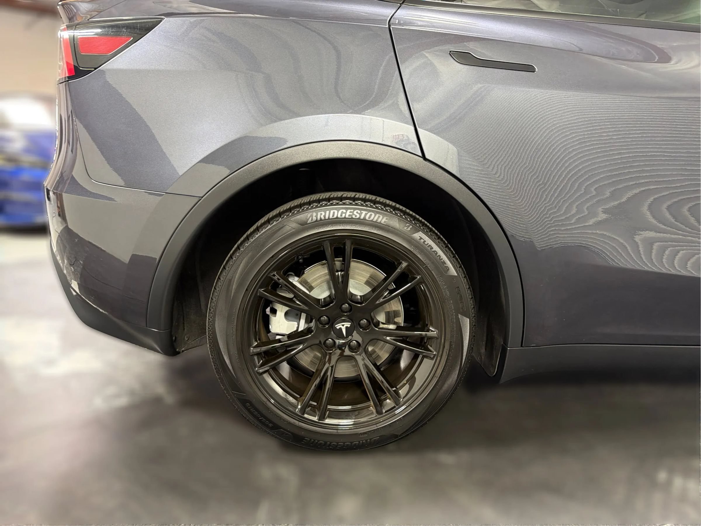Used 2024 Tesla Model Y Long Range AWD/4WD image 18