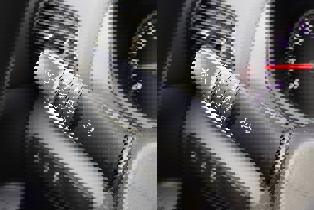 Used 2024 Mitsubishi Eclipse Cross ES image 23