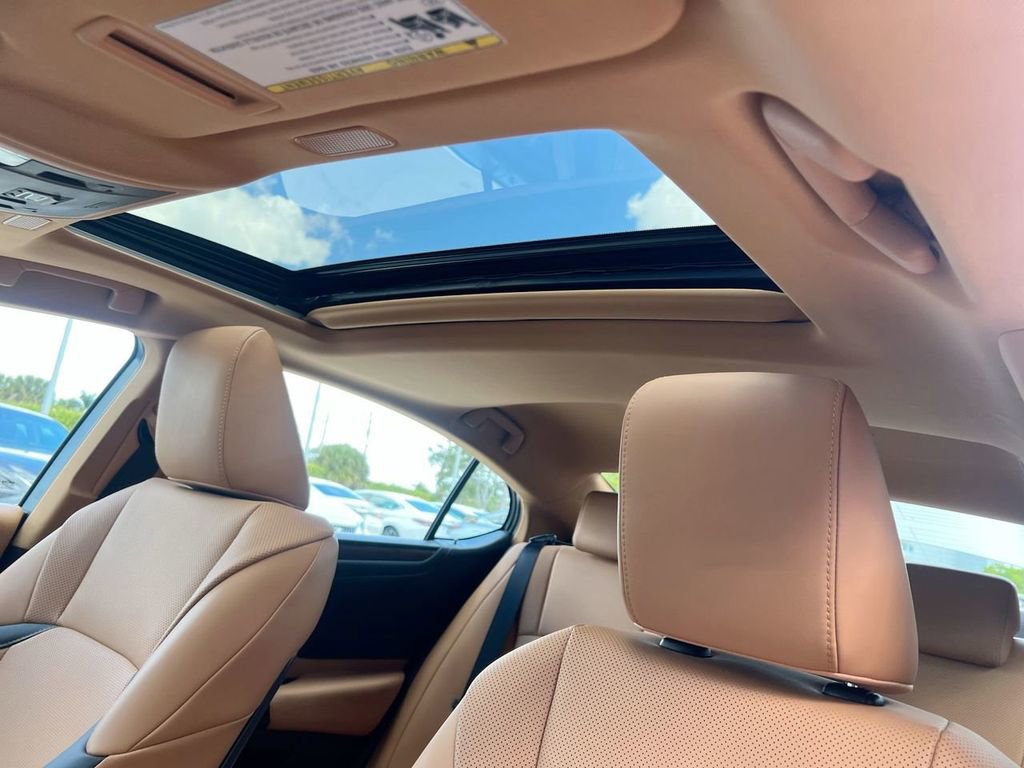 Certified 2024 Lexus ES 350 w/ Premium Package image 18