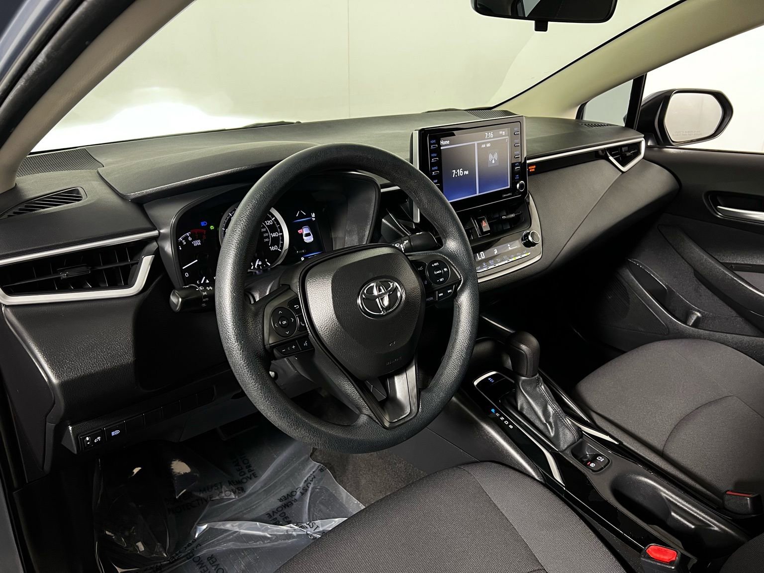 Used 2021 Toyota Corolla LE image 10