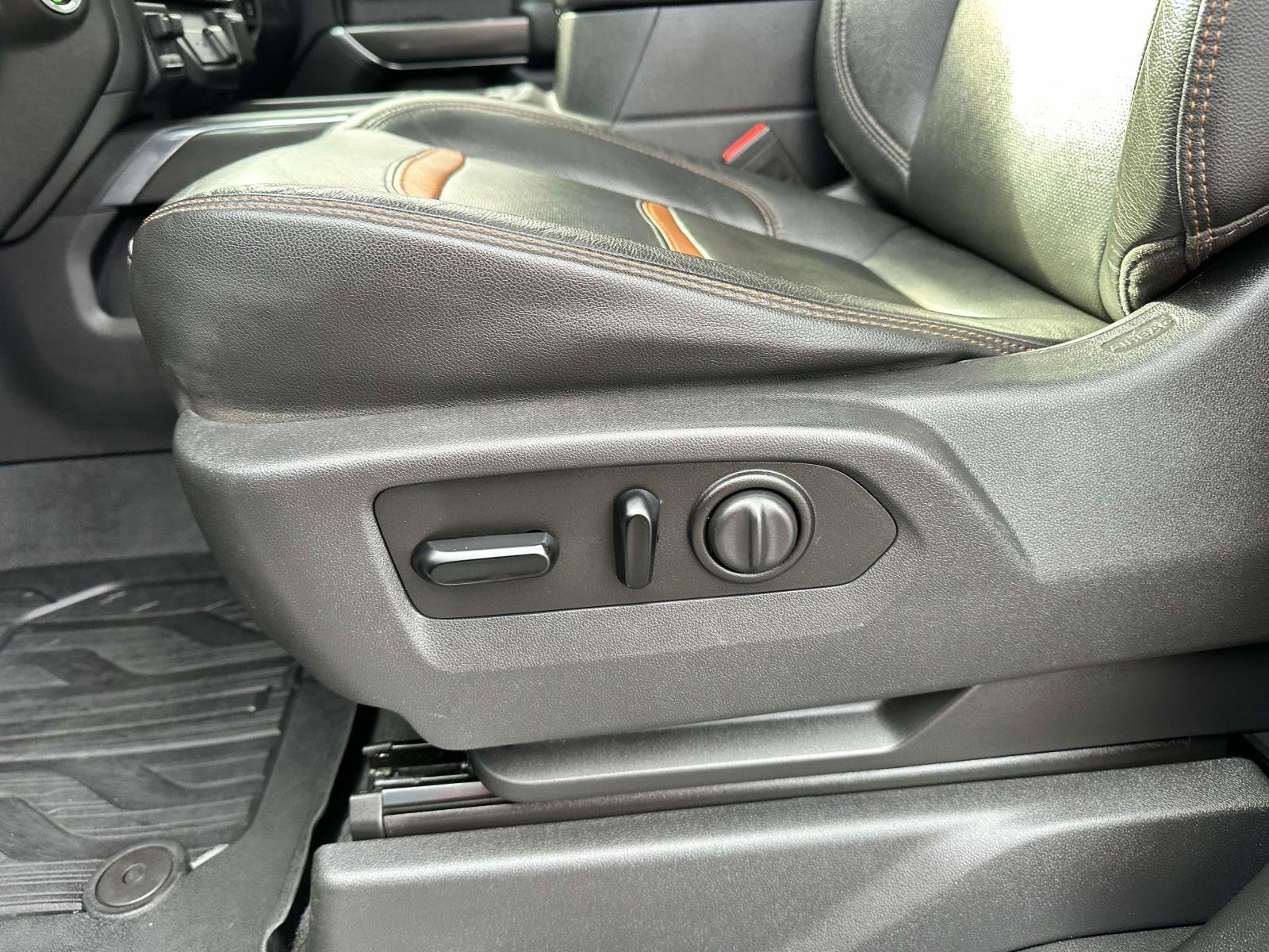 Used 2019 GMC Sierra 1500 AT4 w/ AT4 Premium Package image 12